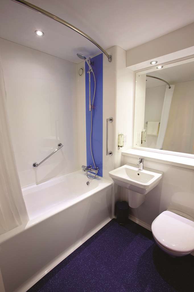 Travelodge Widnes Room photo