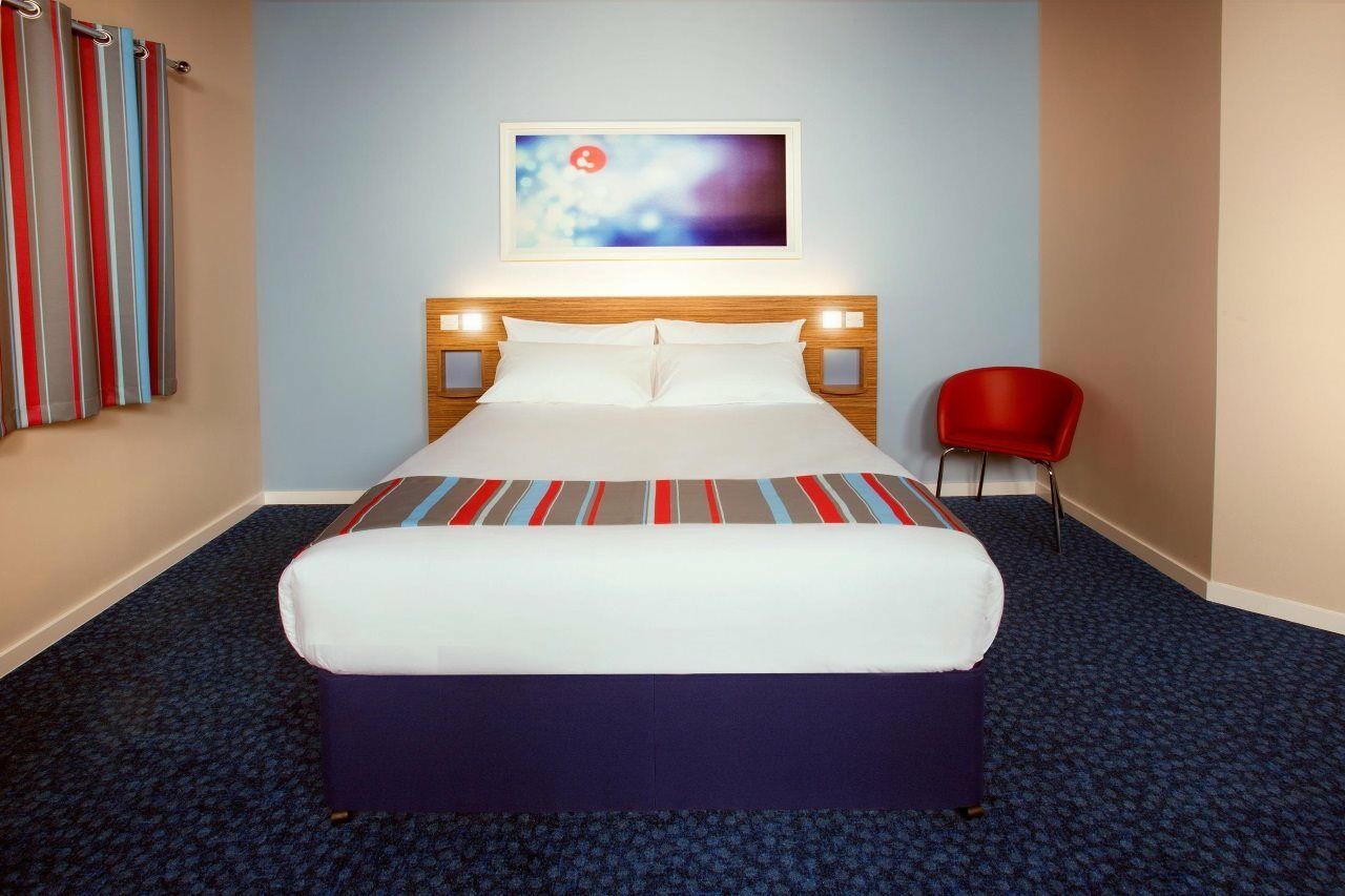 Travelodge Widnes Exterior photo